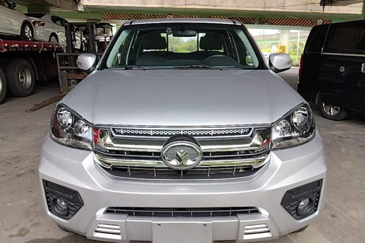 Used Great Wall Wingle 5 2021 2.0T Diesel Two-Wheel Drive Elite Version with Long Cargo Bed China VI Emission Standard GW4D20M Front