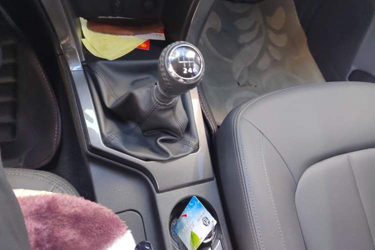 Used Great Wall Wingle 5 2021 2.0T Diesel Two-Wheel Drive Elite Version Big Double Cab China VI Standard GW4D20M Gear Lever