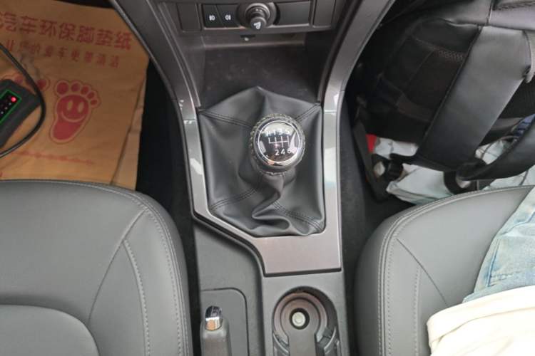 Used Great Wall Wingle 5 2021 2.0T Diesel 4x4 Elite Version Big Double Cab China VI Standard GW4D20M Gear Lever