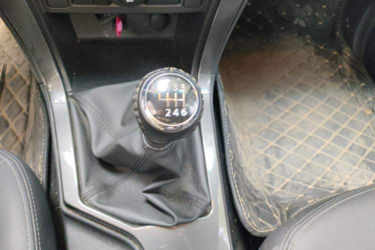 Used Great Wall Wingle 5 2021 2.0T Diesel Two-Wheel Drive Elite Version Big Double Cab China VI Standard GW4D20M Gear Lever