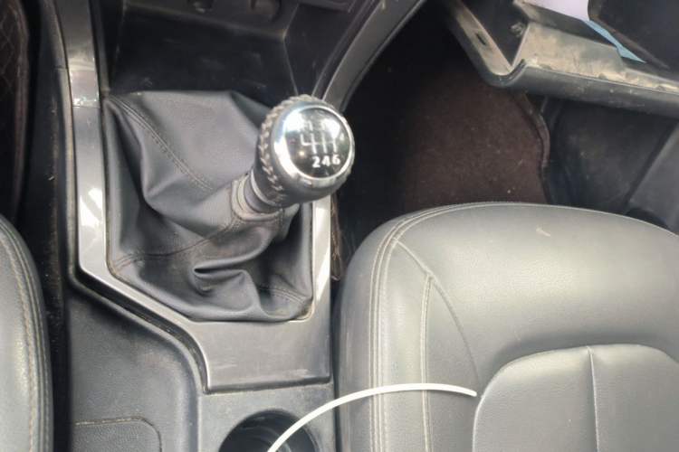 Used Great Wall Wingle 5 2021 2.0T Diesel Two-Wheel Drive Elite Version Big Double Cab China VI Standard GW4D20M Gear Lever