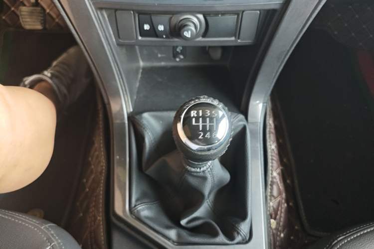 Used Great Wall Wingle 5 2021 2.0T Diesel Two-Wheel Drive Elite Version Big Double Cab China VI Standard GW4D20M Gear Lever