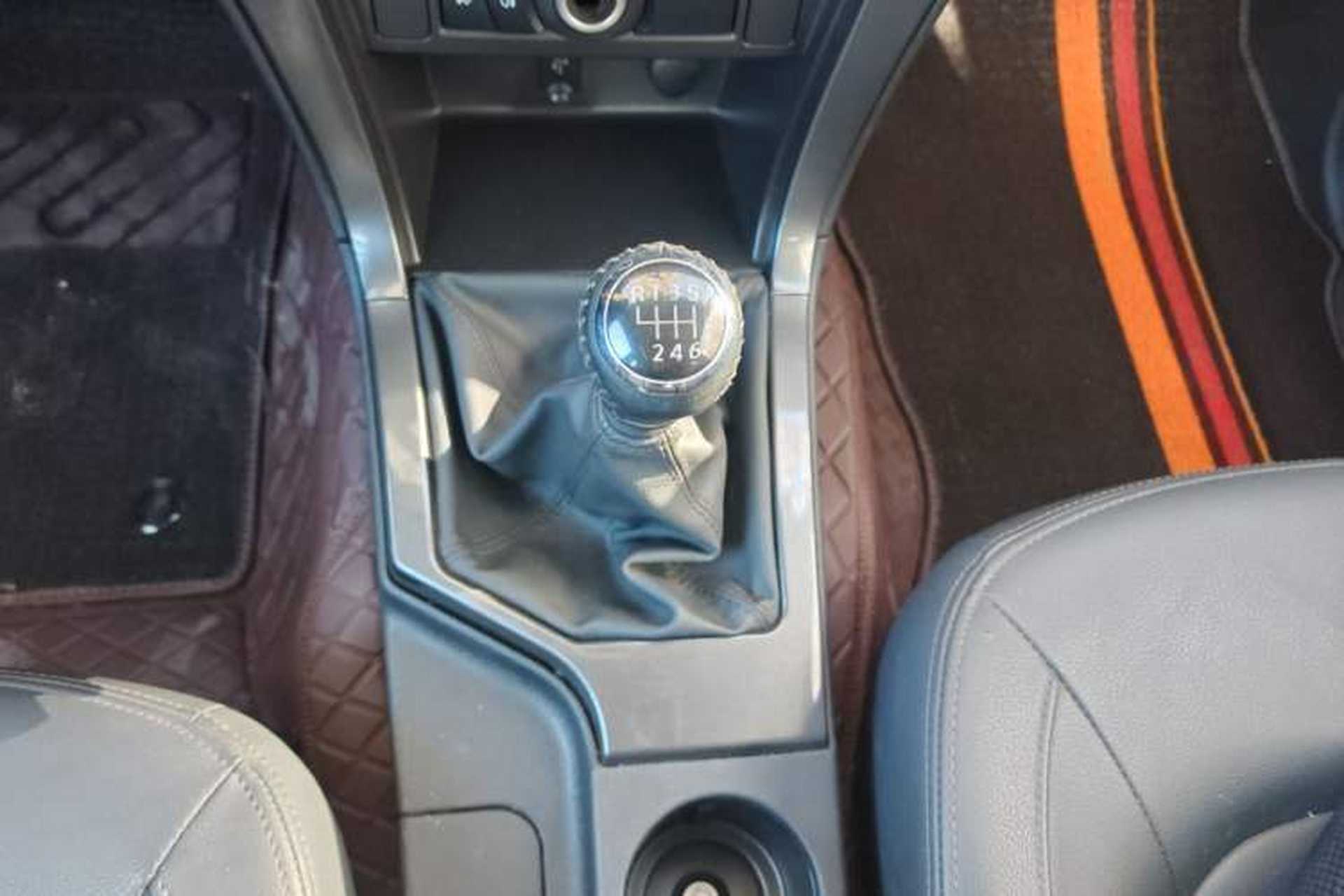 Used Great Wall Wingle 5 2021 2.0T Diesel Two-Wheel Drive Elite Version Big Double Cab China VI Standard GW4D20M Gear Lever