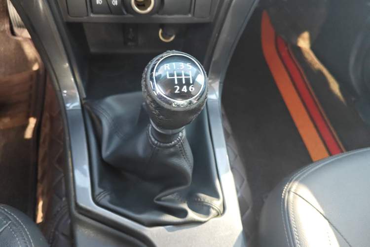 Used Great Wall Wingle 5 2021 2.0T Diesel Two-Wheel Drive Elite Version Big Double Cab China VI Standard GW4D20M Gear Lever