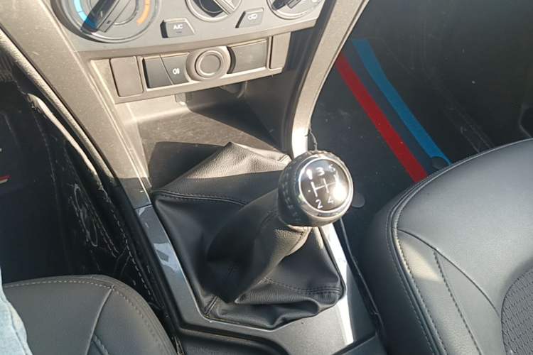 Used Great Wall Wingle 5 2021 1.5T Two-Wheel Drive "Dry Meal" Value Edition with an Extra-Long 1820mm Cargo Bed Equipped with GW4G15K Engine Gear Lever