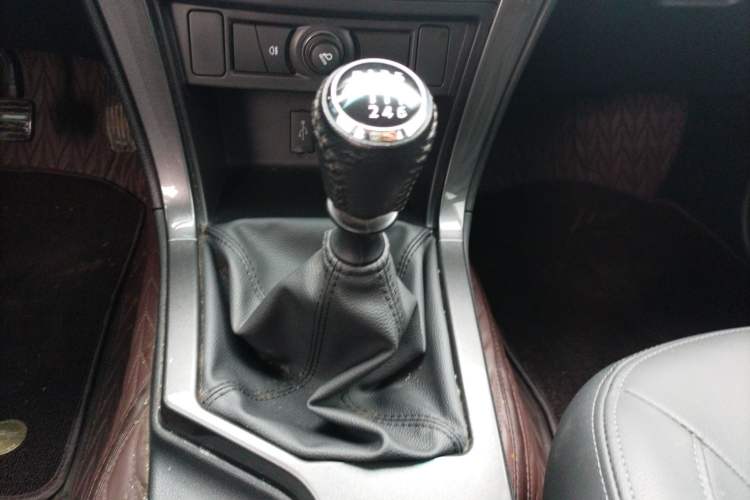 Used Great Wall Wingle 5 2021 2.0T Diesel Two-Wheel Drive Ultra-Value Big Double-Cab China VI GW4D20M Gear Lever