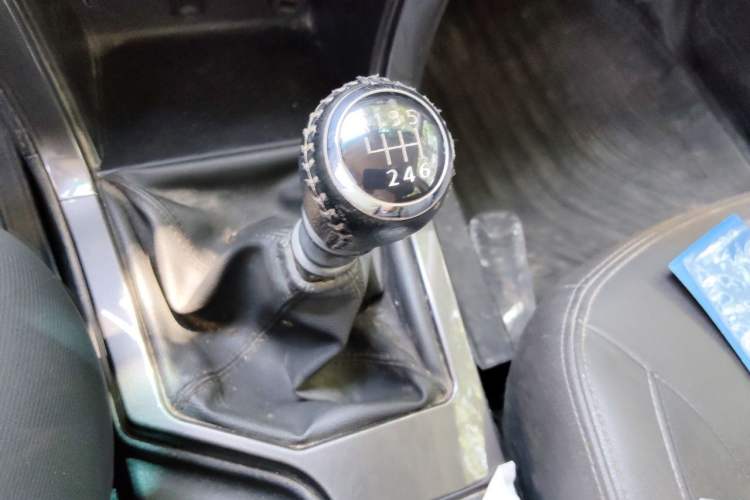 Used Great Wall Wingle 5 2021 2.0T Diesel Two-Wheel Drive Elite Version Big Double Cab China VI Standard GW4D20M Gear Lever