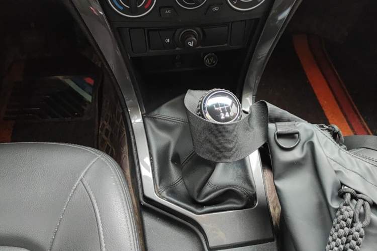 Used Great Wall Wingle 5 2021 2.0T Diesel 4x4 Ultra-Value Big Double-Cab China VI GW4D20M Gear Lever