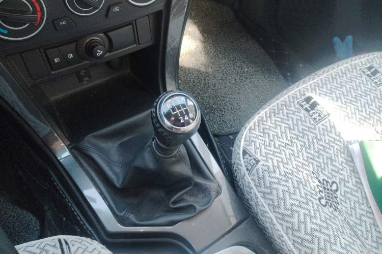 Used Great Wall Wingle 5 2021 2.0T Diesel Two-Wheel Drive Elite Version Big Double Cab China VI Standard GW4D20M Gear Lever