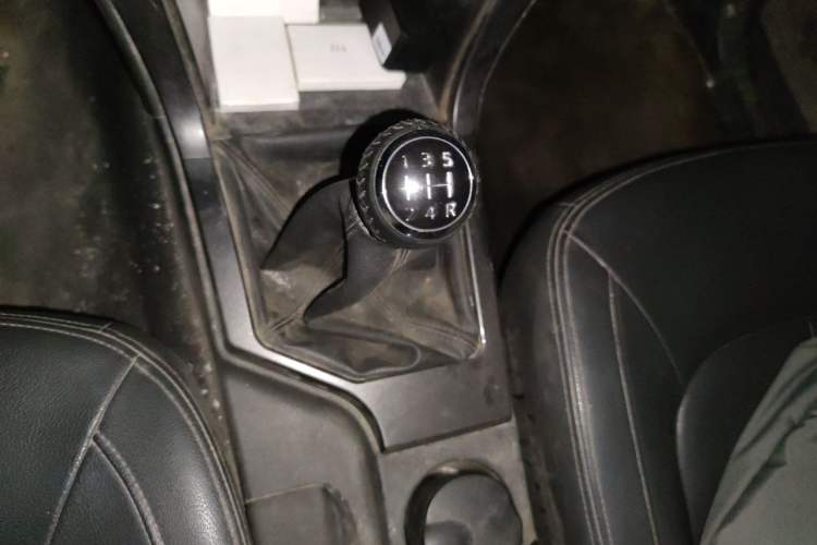 Used Great Wall Wingle 5 2021 2.4L Gasoline 4x4 Entry-Level Big Double-Cab China VI 4K22D4M Gear Lever