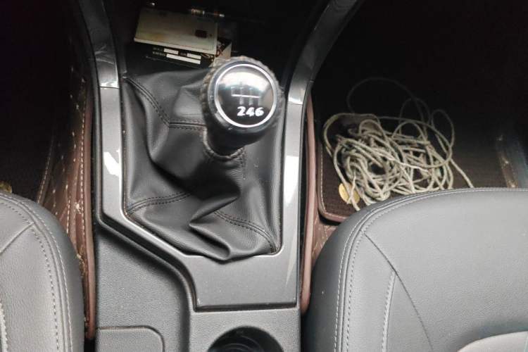 Used Great Wall Wingle 5 2021 2.0T Diesel Two-Wheel Drive Ultra-Value Big Double-Cab China VI GW4D20M Gear Lever
