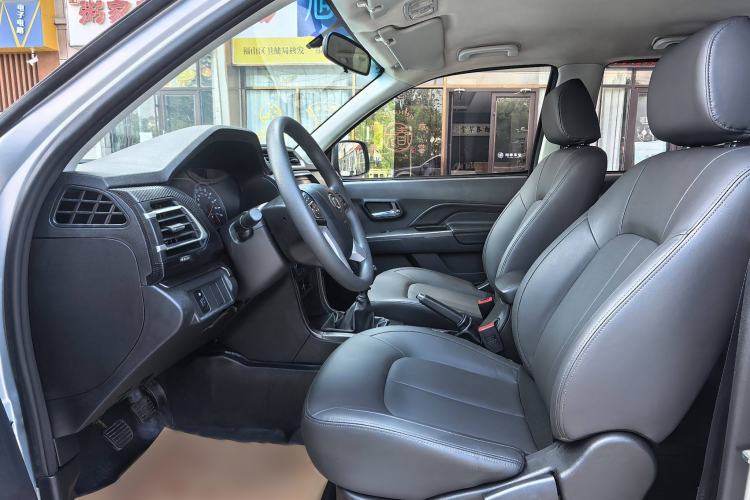 Used Great Wall Wingle 5 2021 2.0T Diesel Two-Wheel Drive Ultra-Value Big Double-Cab China VI GW4D20M Interior 1