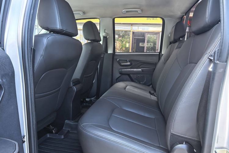 Used Great Wall Wingle 5 2021 2.0T Diesel Two-Wheel Drive Ultra-Value Big Double-Cab China VI GW4D20M Interior 2