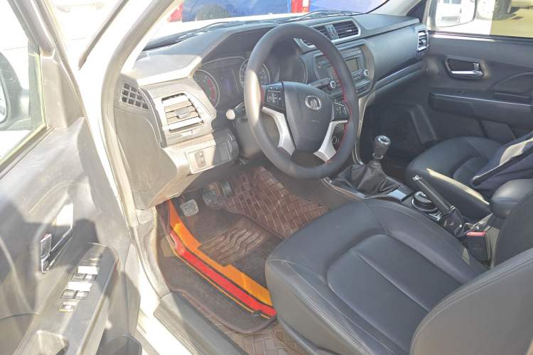 Used Great Wall Wingle 5 2021 2.0T Diesel Two-Wheel Drive Elite Version Big Double Cab China VI Standard GW4D20M Interior 3