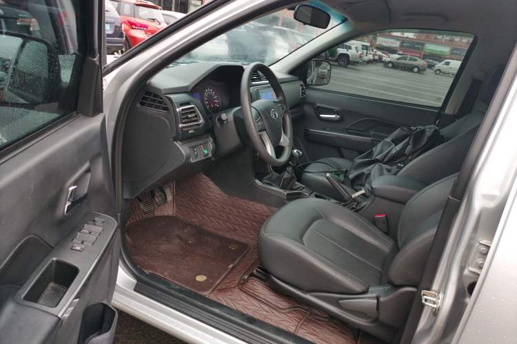 Used Great Wall Wingle 5 2021 2.0T Diesel Two-Wheel Drive Ultra-Value Big Double-Cab China VI GW4D20M Interior 3