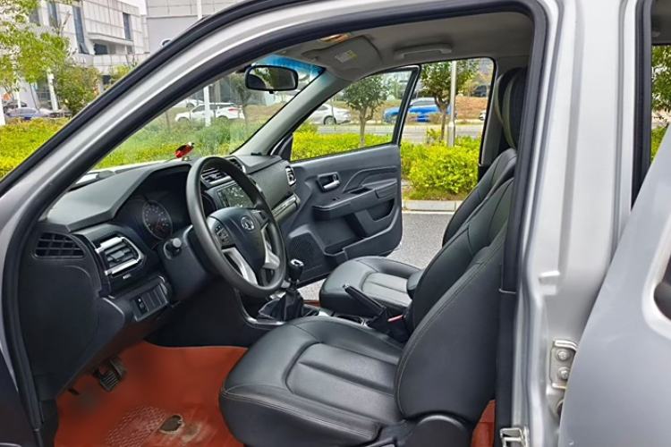 Used Great Wall Wingle 5 2021 2.0T Diesel Two-Wheel Drive Elite Version Big Double Cab China VI Standard GW4D20M Interior 3
