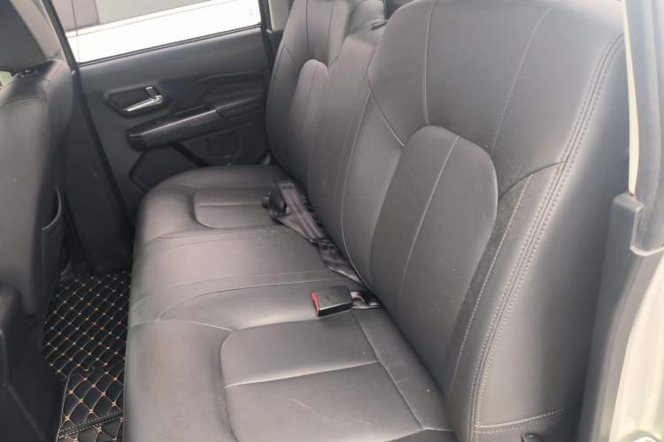 Used Great Wall Wingle 5 2021 2.0T Diesel Two-Wheel Drive Elite Version Big Double Cab China VI Standard GW4D20M Interior 4