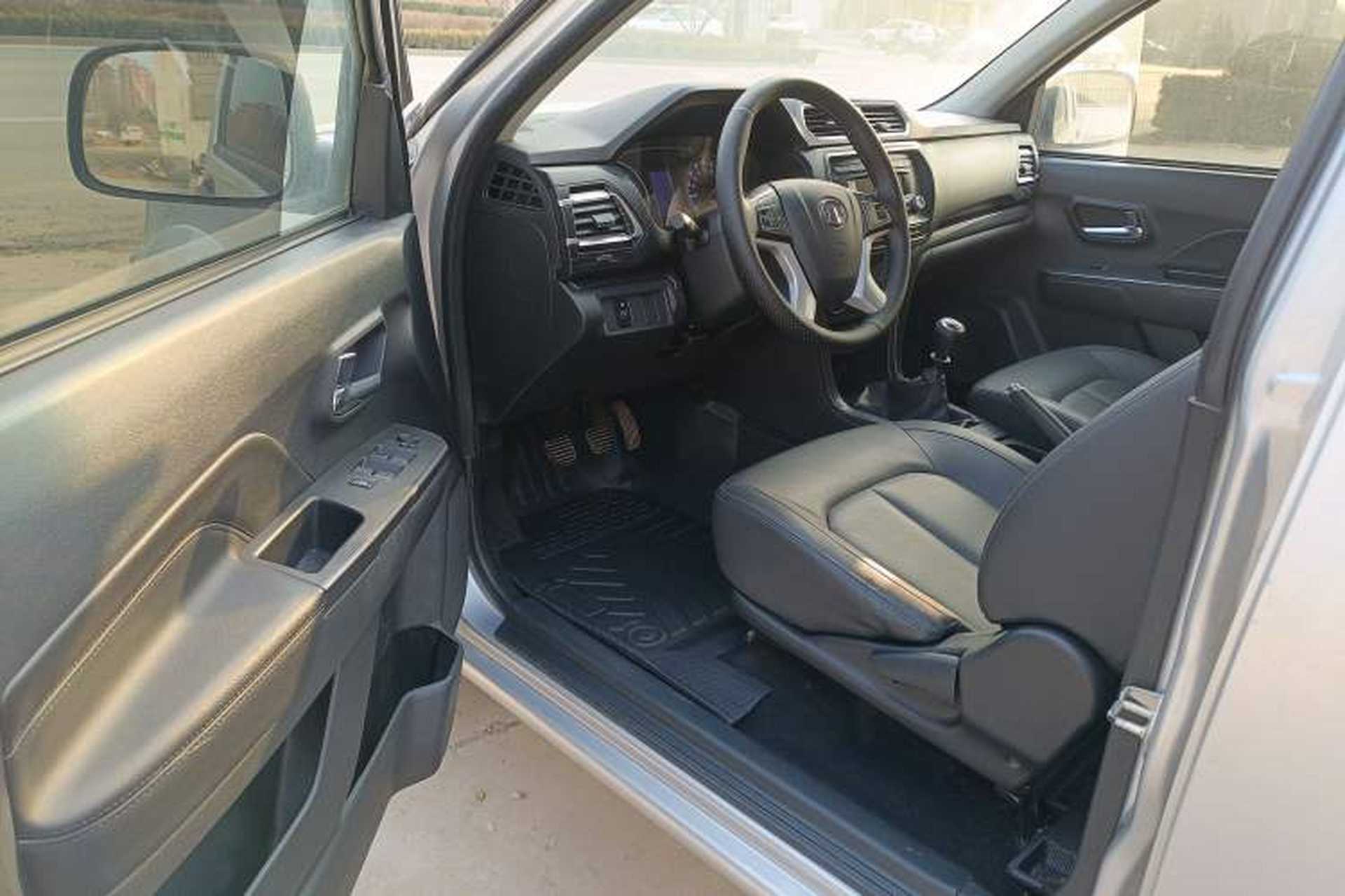 Used Great Wall Wingle 5 2021 2.0T Diesel Two-Wheel Drive Ultra-Value Big Double-Cab China VI GW4D20M Interior 4