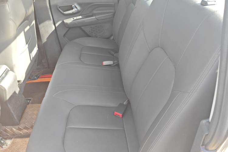 Used Great Wall Wingle 5 2021 2.0T Diesel Two-Wheel Drive Elite Version Big Double Cab China VI Standard GW4D20M Interior 4
