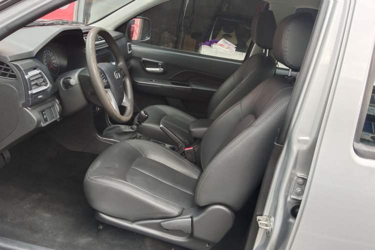 Used Great Wall Wingle 5 2021 2.0T Diesel Two-Wheel Drive Elite Version with Long Cargo Bed China VI Emission Standard GW4D20M Interior 5
