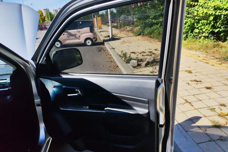 Used Great Wall Wingle 5 2021 2.4L Gasoline Two-Wheel-Drive Progressive Version Big Double Cab China VI Emission Standard 4K22D4M Interior 5