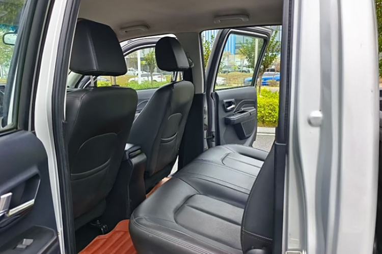 Used Great Wall Wingle 5 2021 2.0T Diesel Two-Wheel Drive Elite Version Big Double Cab China VI Standard GW4D20M Interior 5