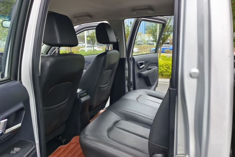 Used Great Wall Wingle 5 2021 2.0T Diesel Two-Wheel Drive Elite Version Big Double Cab China VI Standard GW4D20M Interior 6