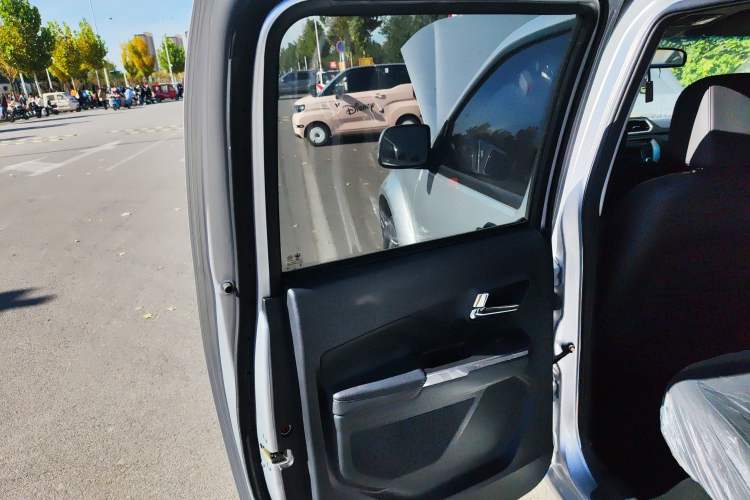 Used Great Wall Wingle 5 2021 2.4L Gasoline Two-Wheel-Drive Progressive Version Big Double Cab China VI Emission Standard 4K22D4M Interior 8
