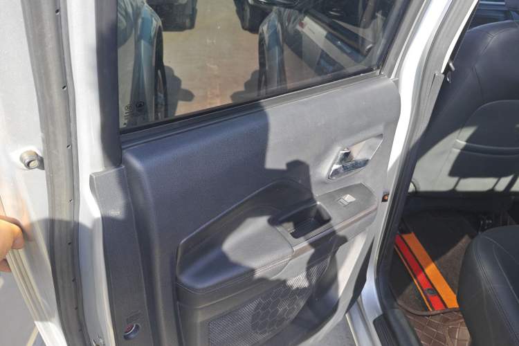 Used Great Wall Wingle 5 2021 2.0T Diesel Two-Wheel Drive Elite Version Big Double Cab China VI Standard GW4D20M Interior 8