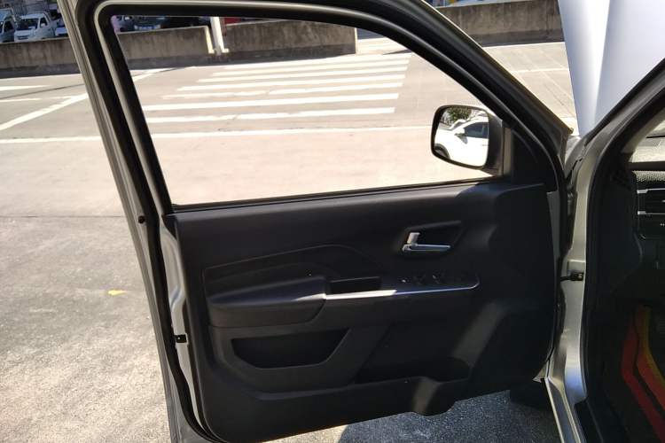 Used Great Wall Wingle 5 2021 2.0T Diesel Two-Wheel Drive Ultra-Value Big Double-Cab China VI GW4D20M Left Front Door Interior