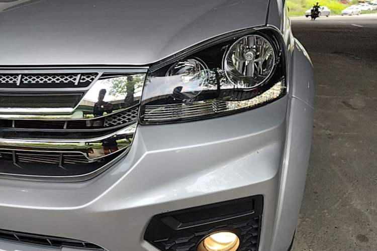 Used Great Wall Wingle 5 2021 2.0T Diesel Two-Wheel Drive Elite Version with Long Cargo Bed China VI Emission Standard GW4D20M Left Front Headlight