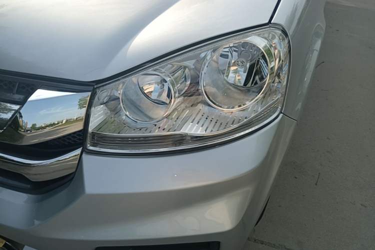 Used Great Wall Wingle 5 2021 1.5T Two-Wheel Drive "Dry Meal" Value Edition with an Extra-Long 1820mm Cargo Bed Equipped with GW4G15K Engine Left Front Headlight