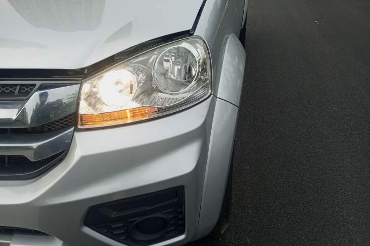 Used Great Wall Wingle 5 2021 2.0T Diesel Two-Wheel Drive Ultra-Value Big Double-Cab China VI GW4D20M Left Front Headlight