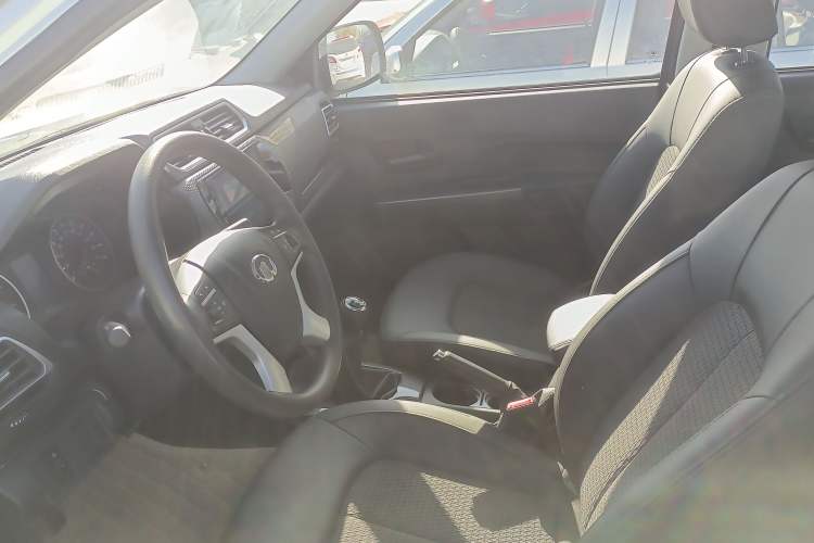 Used Great Wall Wingle 5 2021 1.5T Two-Wheel Drive "Dry Meal" Value Edition with an Extra-Long 1820mm Cargo Bed Equipped with GW4G15K Engine Left Front Seat
