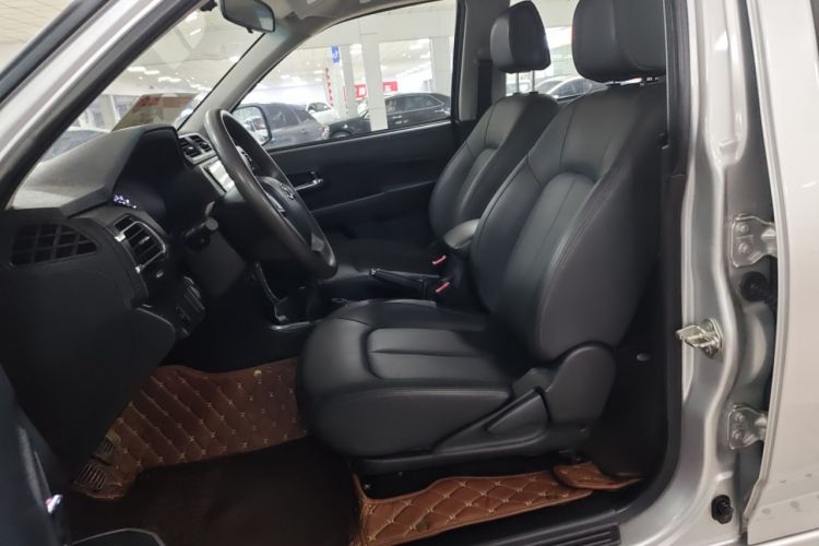 Used Great Wall Wingle 5 2021 2.0T Diesel Two-Wheel Drive Elite Version with Flat Bed Cargo Box China VI Emission Standard GW4D20M Left Front Seat