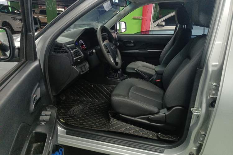 Used Great Wall Wingle 5 2021 2.0T Diesel Two-Wheel Drive Elite Version Big Double Cab China VI Standard GW4D20M Left Front Seat