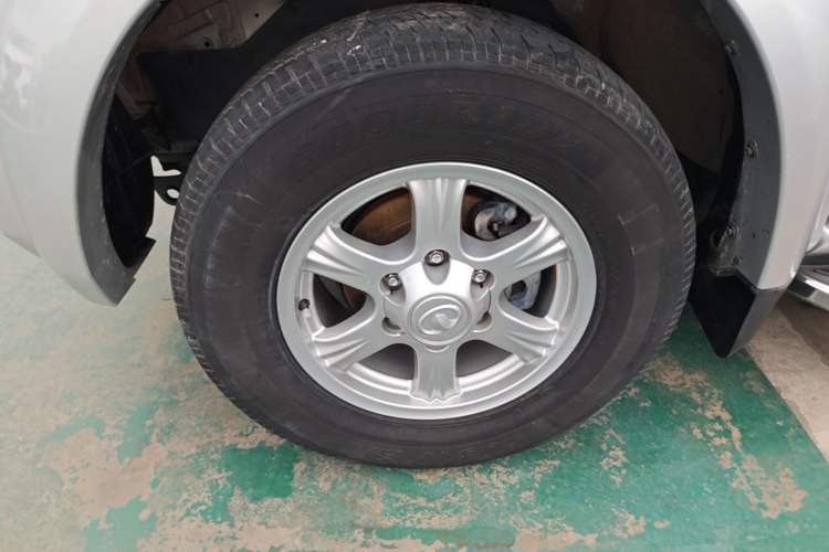 Used Great Wall Wingle 5 2021 2.0T Diesel 4x4 Elite Version Big Double Cab China VI Standard GW4D20M Left Front Wheel Hub