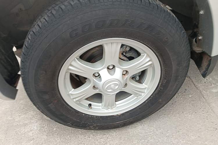 Used Great Wall Wingle 5 2021 2.4L Gasoline Two-Wheel-Drive Progressive Version Big Double Cab China VI Emission Standard 4K22D4M Left Front Wheel Hub