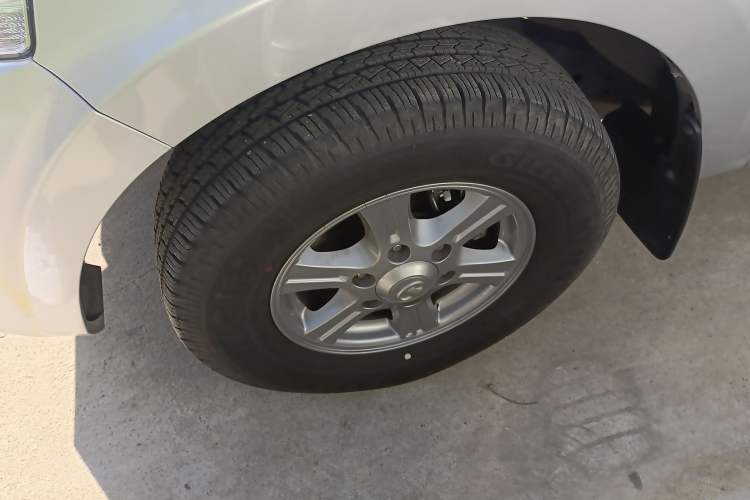 Used Great Wall Wingle 5 2021 1.5T Two-Wheel Drive "Dry Meal" Value Edition with an Extra-Long 1820mm Cargo Bed Equipped with GW4G15K Engine Left Front Wheel Hub