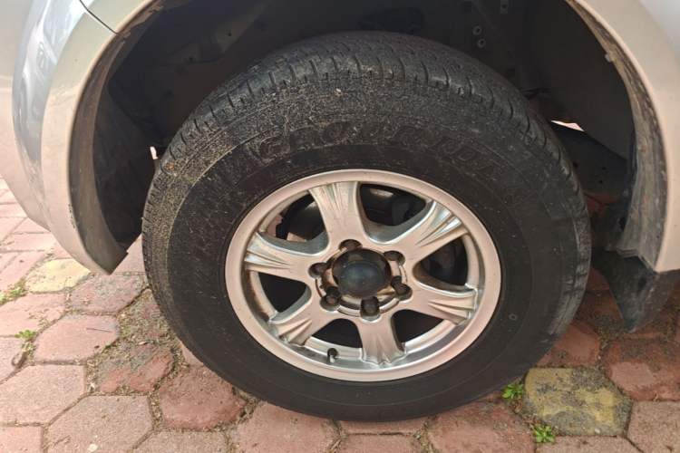 Used Great Wall Wingle 5 2021 2.4L Gasoline Two-Wheel-Drive Progressive Version Big Double Cab China VI Emission Standard 4K22D4M Left Front Wheel Hub