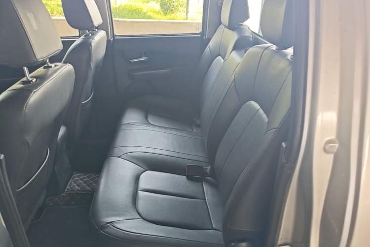 Used Great Wall Wingle 5 2021 2.0T Diesel Two-Wheel Drive Elite Version Big Double Cab China VI Standard GW4D20M Left Rear Seat