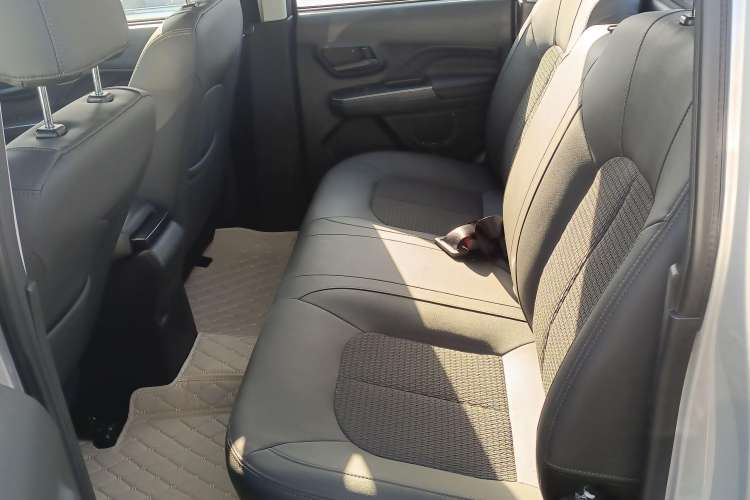 Used Great Wall Wingle 5 2021 1.5T Two-Wheel Drive "Dry Meal" Value Edition with an Extra-Long 1820mm Cargo Bed Equipped with GW4G15K Engine Left Rear Seat