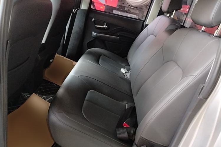 Used Great Wall Wingle 5 2021 2.0T Diesel Two-Wheel Drive Elite Version with Long Cargo Bed China VI Emission Standard GW4D20M Left Rear Seat