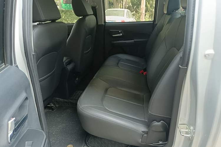 Used Great Wall Wingle 5 2021 2.0T Diesel Two-Wheel Drive Elite Version Big Double Cab China VI Standard GW4D20M Left Rear Seat