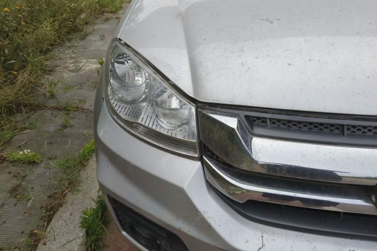 Used Great Wall Wingle 5 2021 2.0T Diesel Two-Wheel Drive Ultra-Value Big Double-Cab China VI GW4D20M Right Front Headlight