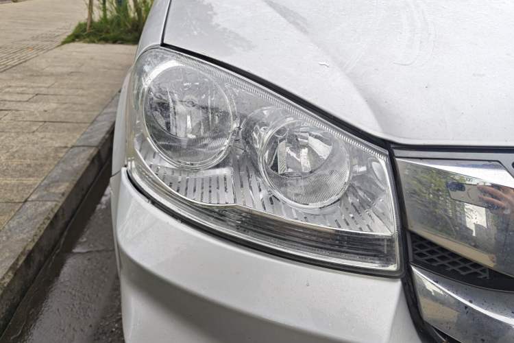 Used Great Wall Wingle 5 2021 1.5T Two-Wheel Drive "Dry Meal" Value Edition with an Extra-Long 1820mm Cargo Bed Equipped with GW4G15K Engine Right Front Headlight