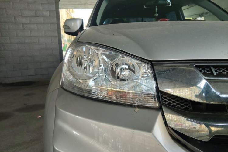 Used Great Wall Wingle 5 2021 2.0T Diesel Two-Wheel Drive Elite Version Big Double Cab China VI Standard GW4D20M Right Front Headlight