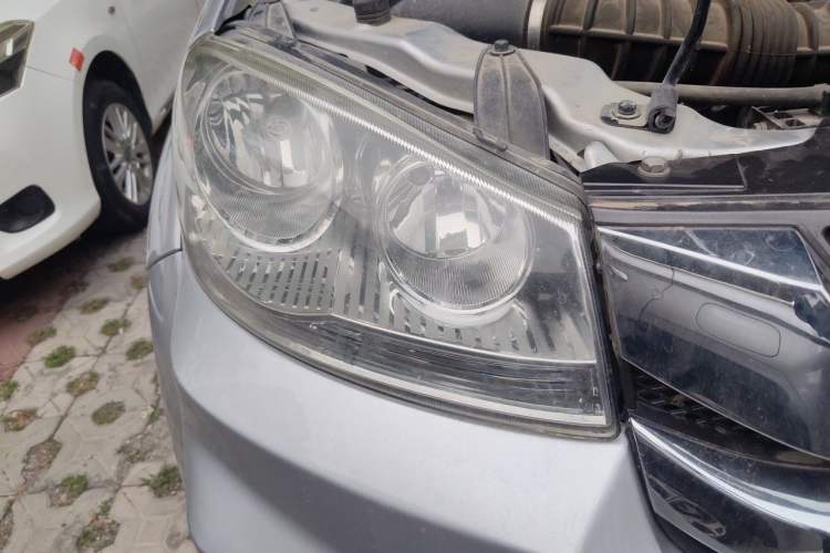 Used Great Wall Wingle 5 2021 2.4L Gasoline Two-Wheel-Drive Progressive Version Big Double Cab China VI Emission Standard 4K22D4M Right Front Headlight