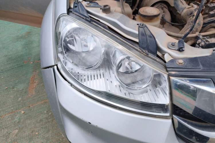Used Great Wall Wingle 5 2021 2.0T Diesel Two-Wheel Drive Elite Version with Long Cargo Bed China VI Emission Standard GW4D20M Right Front Headlight