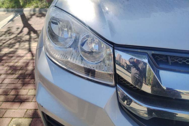 Used Great Wall Wingle 5 2021 2.0T Diesel Two-Wheel Drive Elite Version Big Double Cab China VI Standard GW4D20M Right Front Headlight